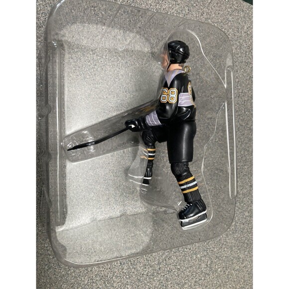 Hockey  2001 Hallmark Keepsake Ornament JAROMIR JAGR Pittsburgh Penguins Hockey - Picture 16 of 16